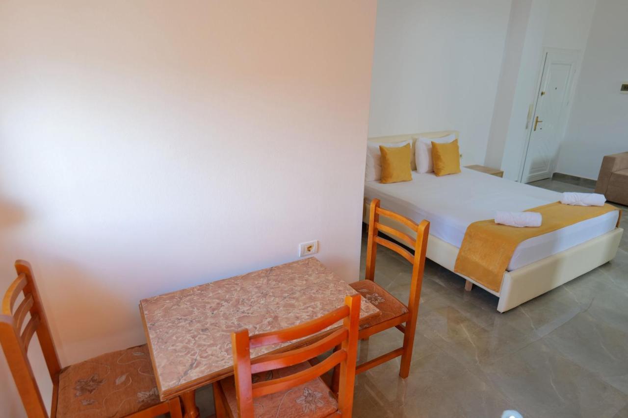 Hotel Adi-Vera Sarandë Buitenkant foto