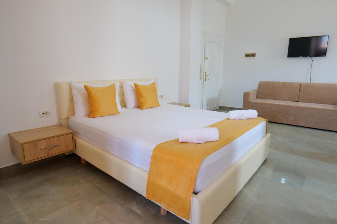 Hotel Adi-Vera Sarandë Buitenkant foto