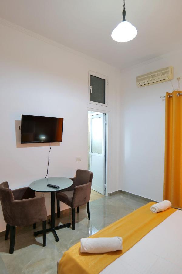 Hotel Adi-Vera Sarandë Buitenkant foto