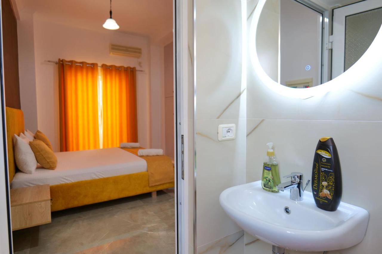 Hotel Adi-Vera Sarandë Buitenkant foto