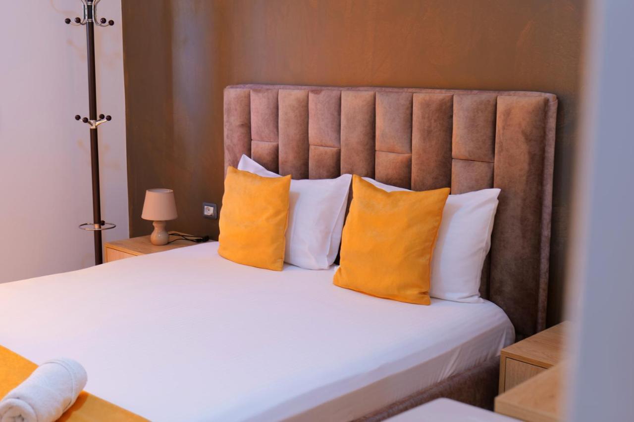Hotel Adi-Vera Sarandë Buitenkant foto