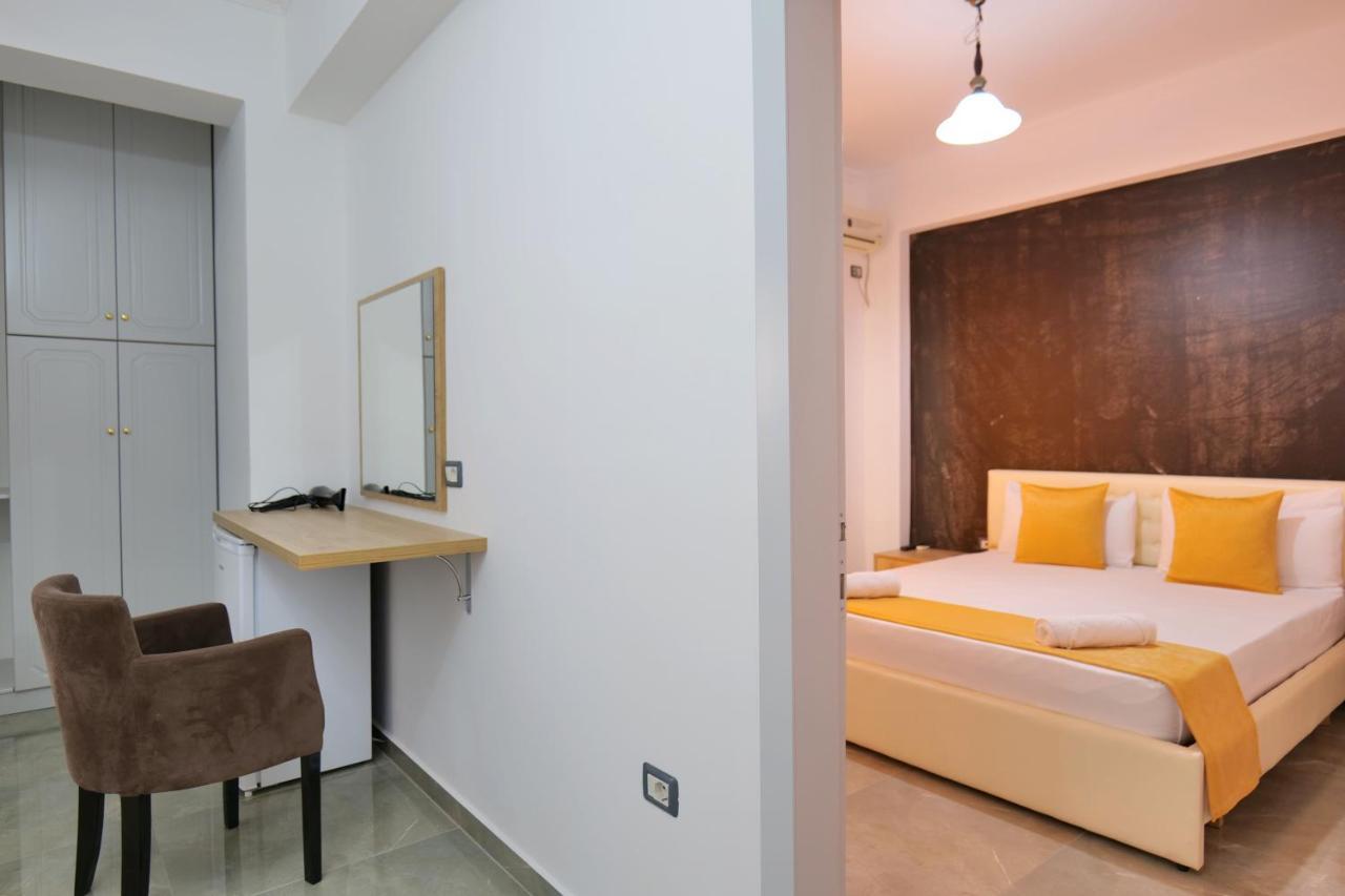 Hotel Adi-Vera Sarandë Buitenkant foto