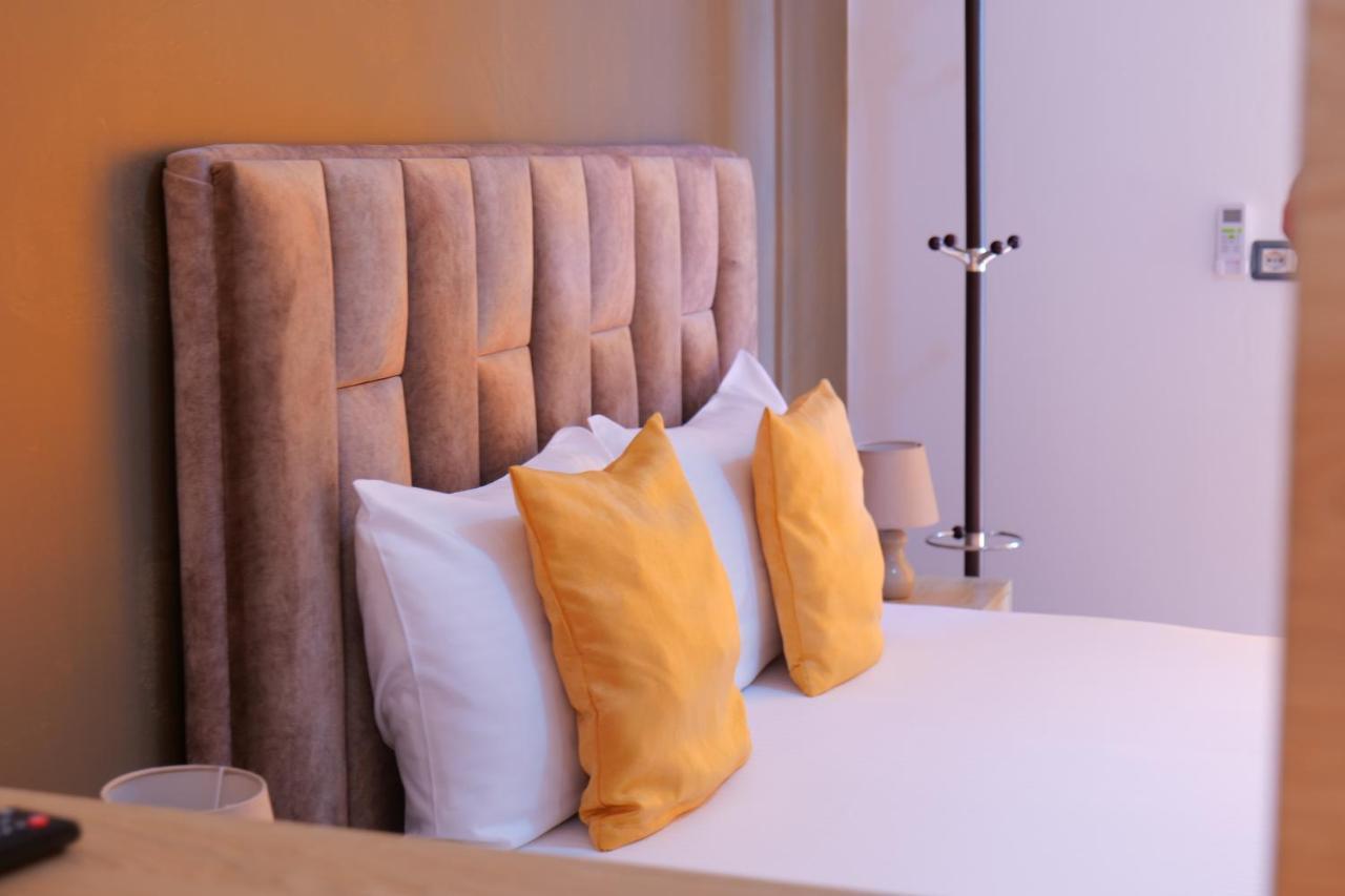 Hotel Adi-Vera Sarandë Buitenkant foto