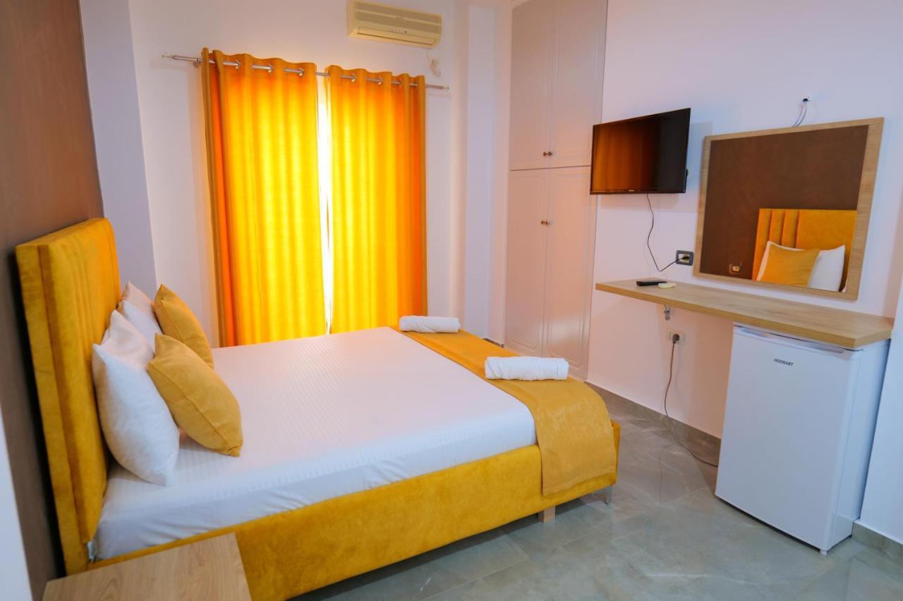 Hotel Adi-Vera Sarandë Buitenkant foto