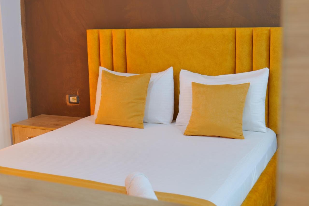 Hotel Adi-Vera Sarandë Buitenkant foto