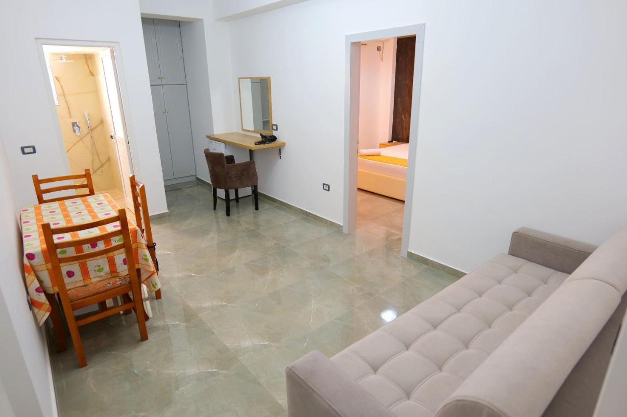 Hotel Adi-Vera Sarandë Buitenkant foto