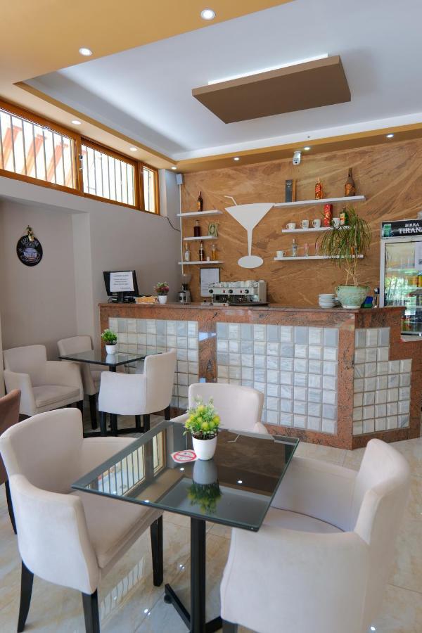 Hotel Adi-Vera Sarandë Buitenkant foto